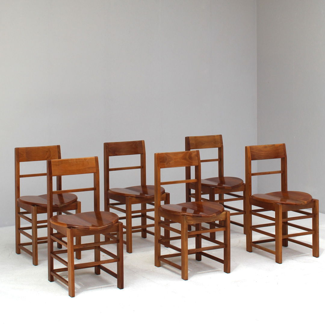 Set of brutalist wooden chairs with round seat