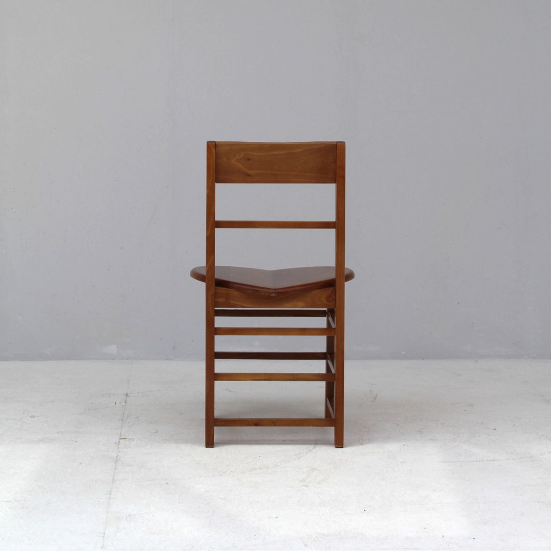 Set of brutalist wooden chairs with round seat