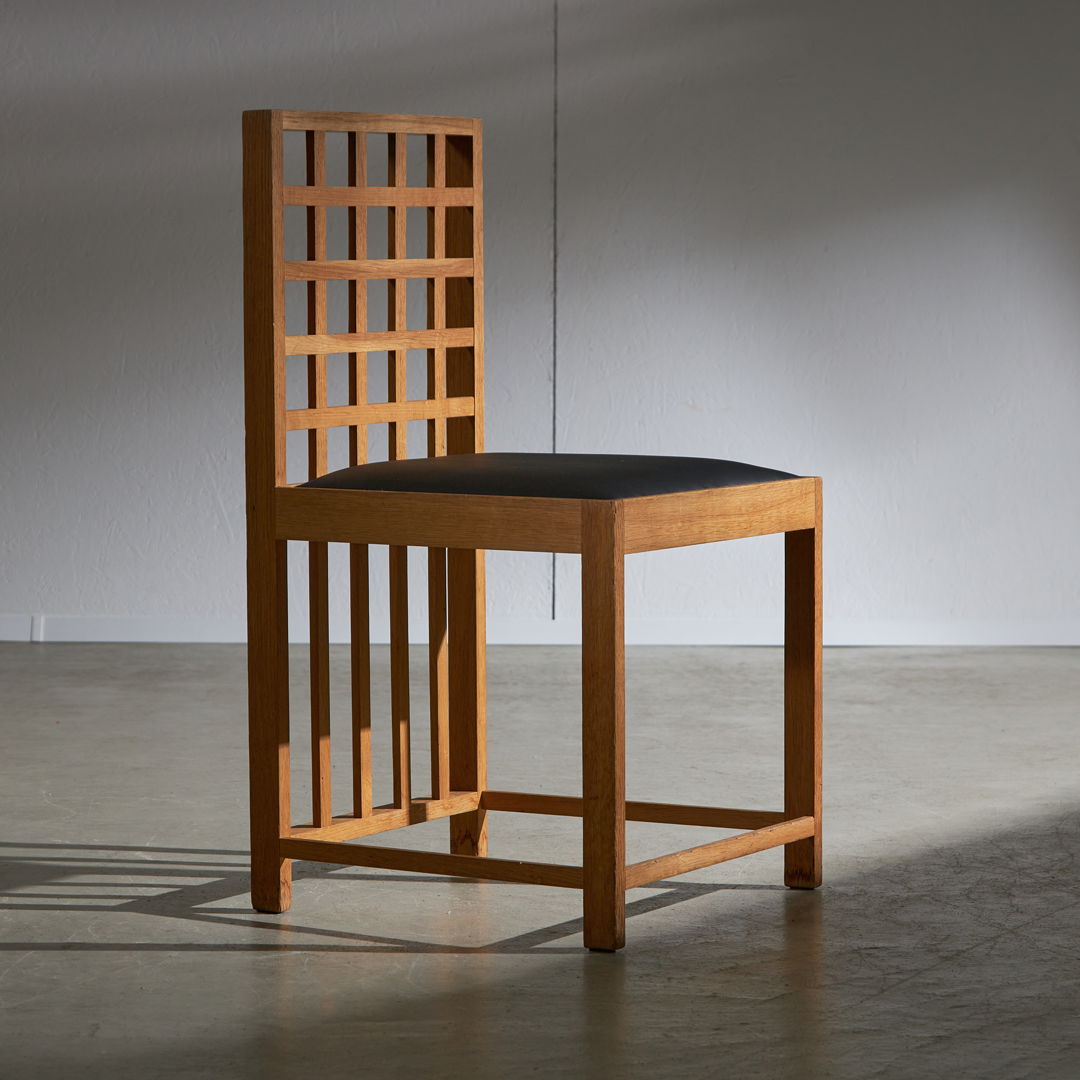 Chair Inspired by Charles Rennie Mackintosh (black)