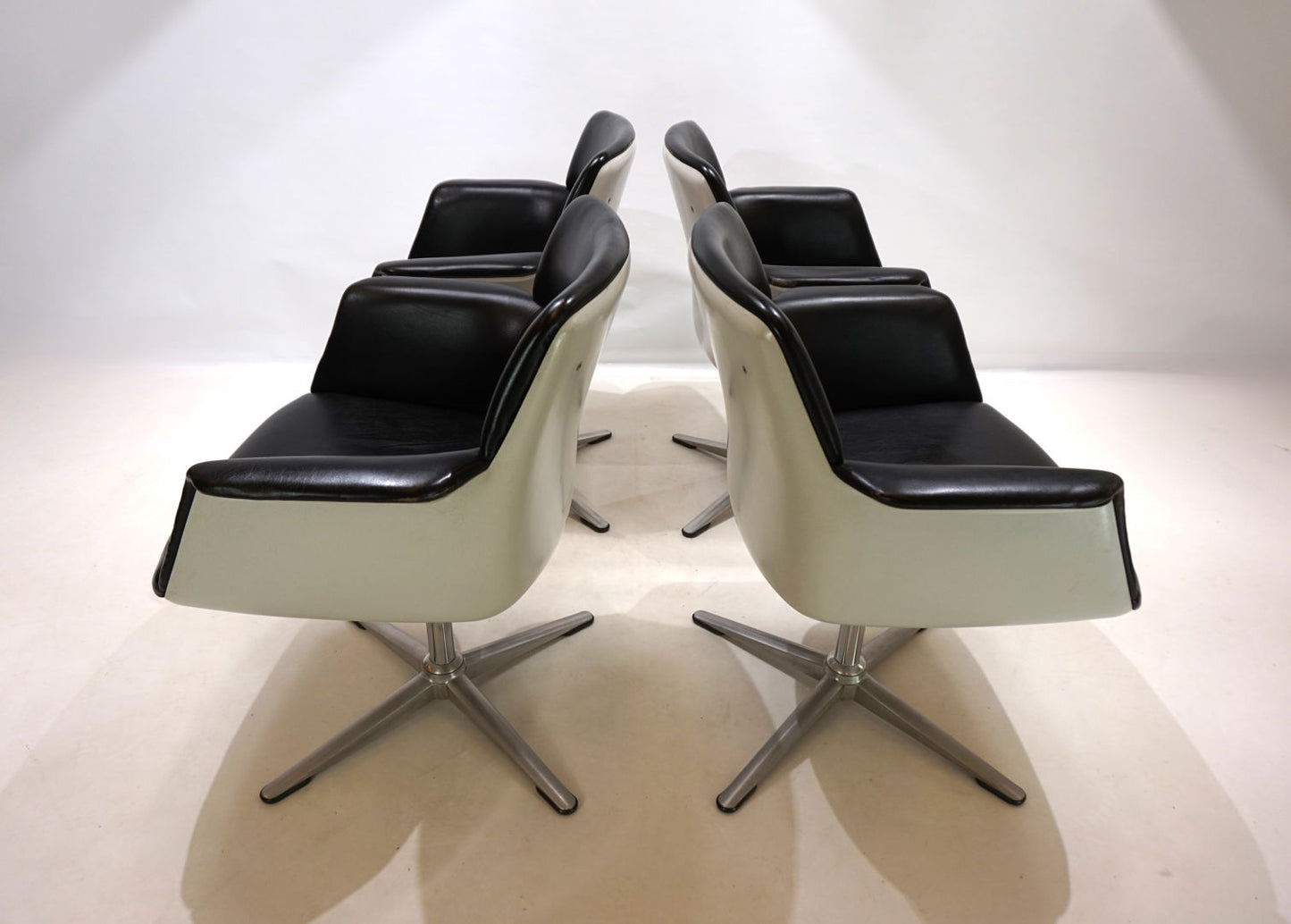 Set of 4 Wilkhahn 250 dining/office chairs by Friso Kramer