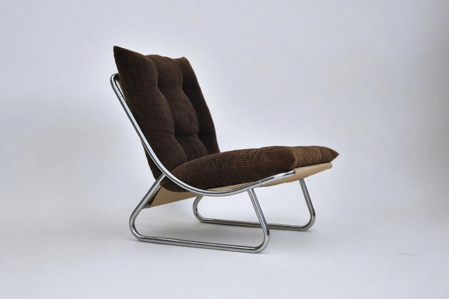 1970s, British design by Peter Hoyte, "Sling" lounge chair, corduroy, original condition.