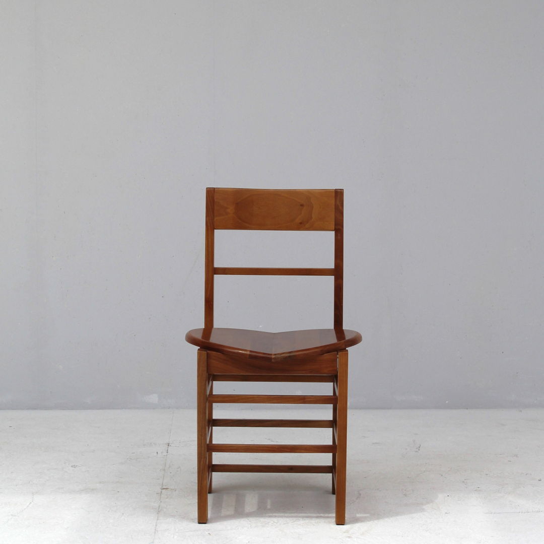 Set of brutalist wooden chairs with round seat