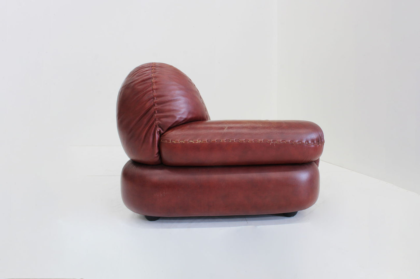 Sapporo Italian leather sofa Mobil Girgi 1970s