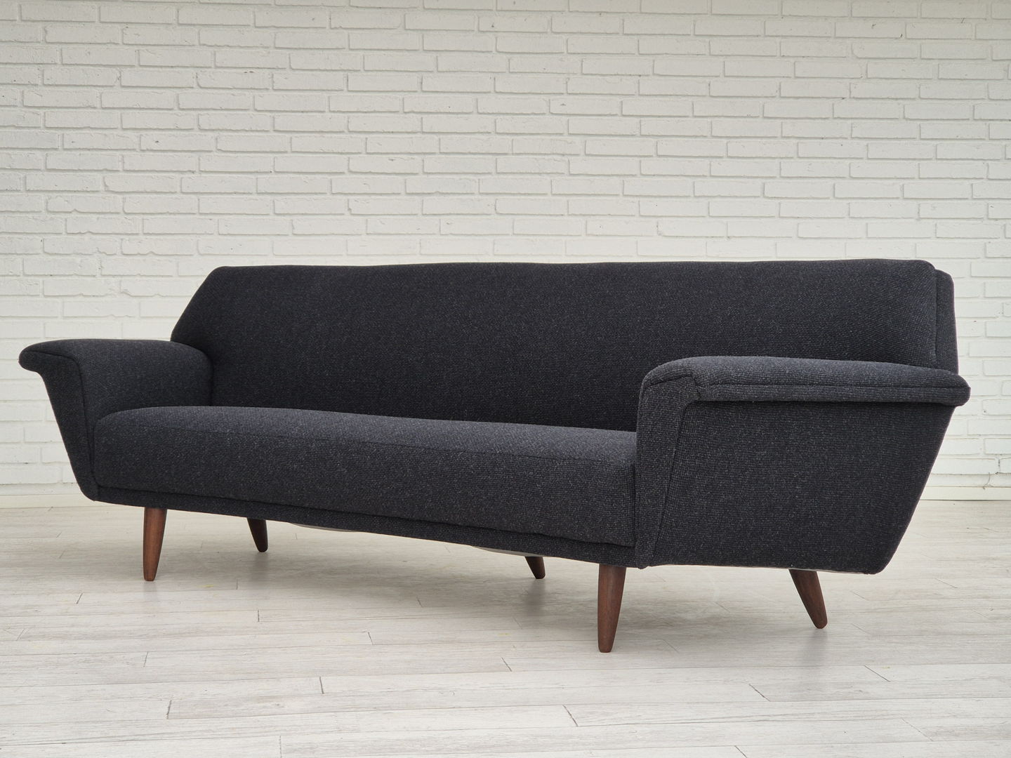 1960s, Danish design by Georg Thams for Vejen Polstermøbelfabrik, reupholstered 3 seater sofa, model 53.