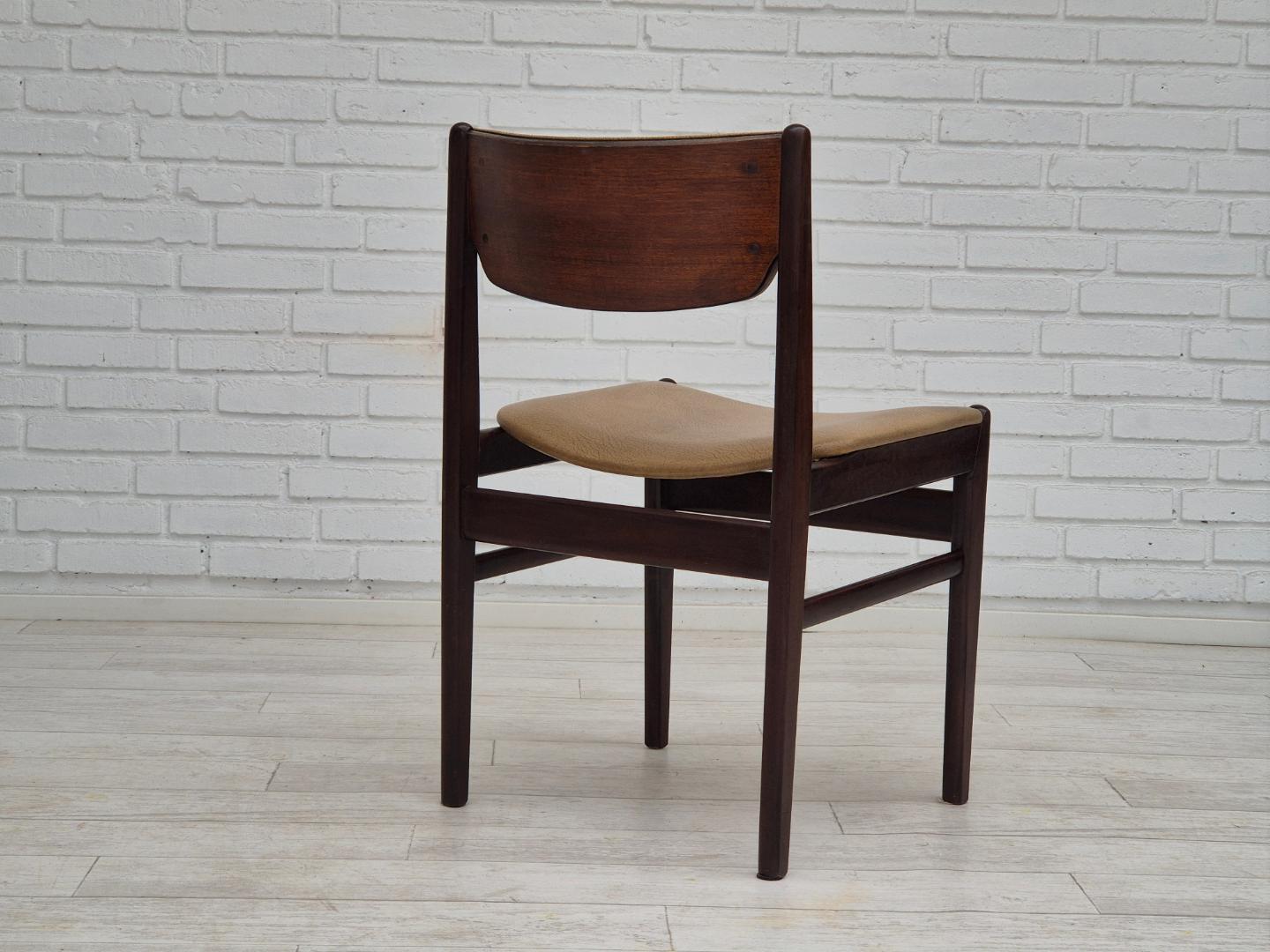 1970s, set of 5 Danish dinning chairs, original condition, teak wood, leather.