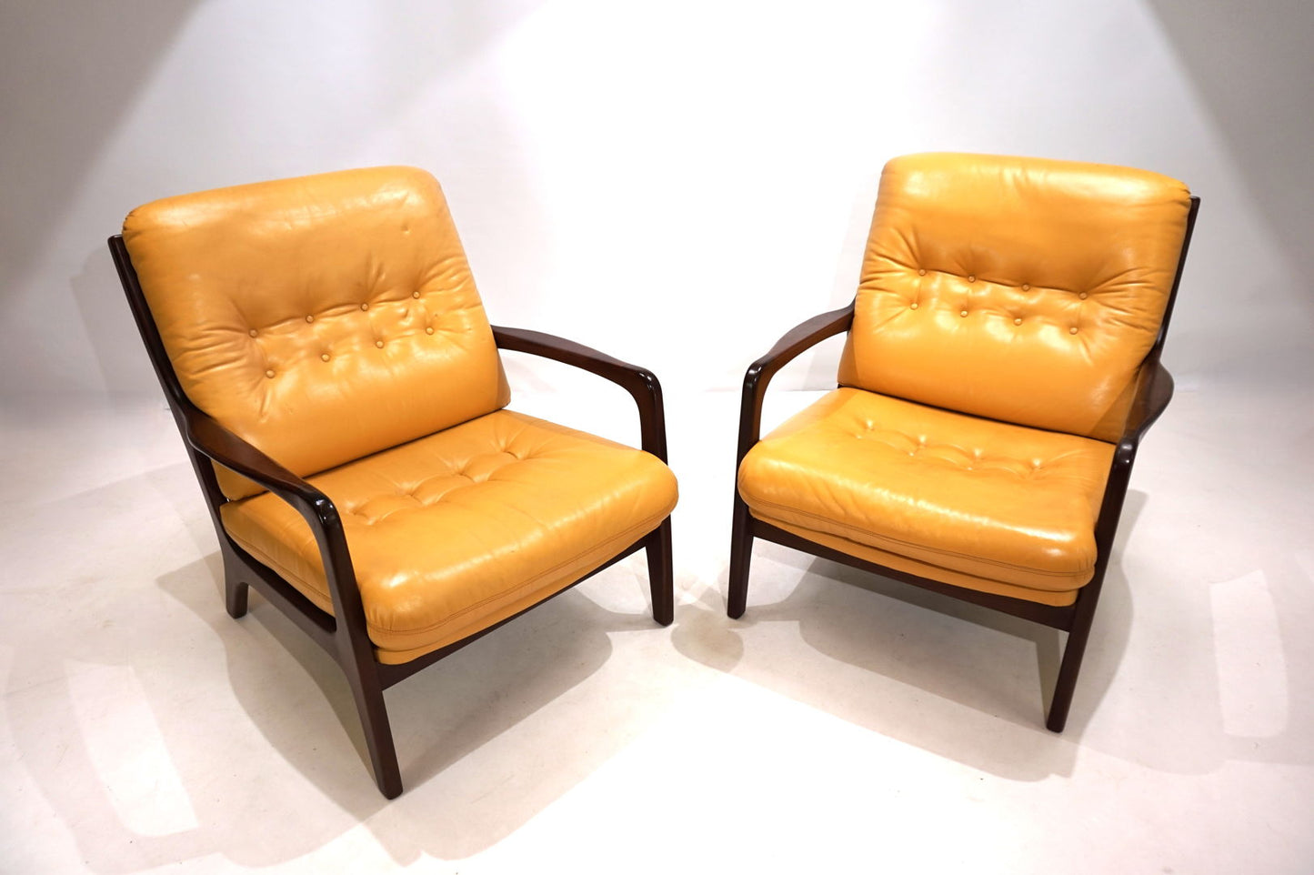 Set of 2 leather lounge chairs by Eugen Schmidt for Soloform, 1960