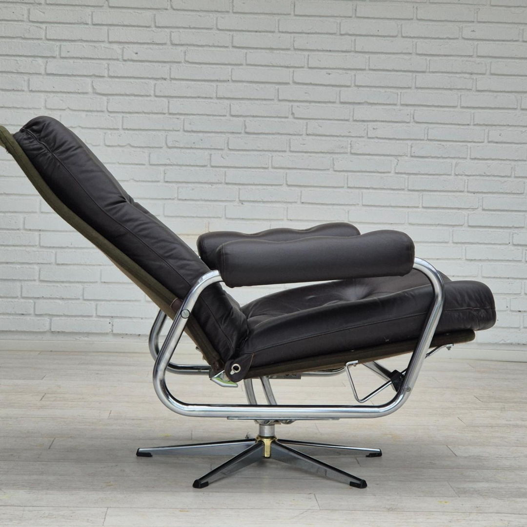 1970s, Danish swivel chair, original condition, leather, chrome steel.