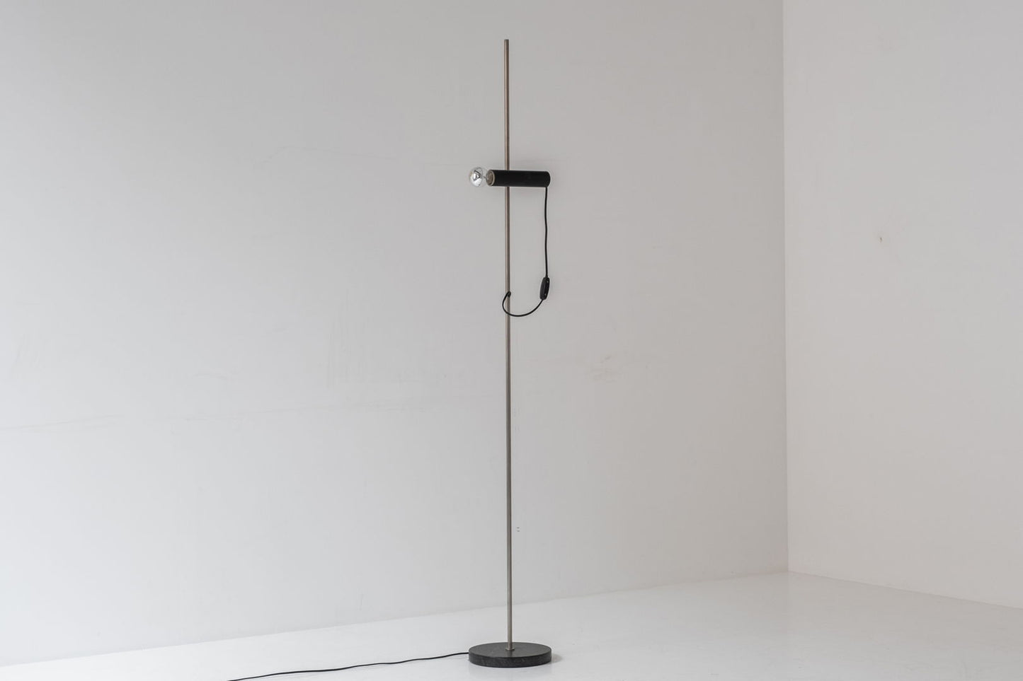 Minimalist floor lamp from Italy, designed and manufactured during the 1950s