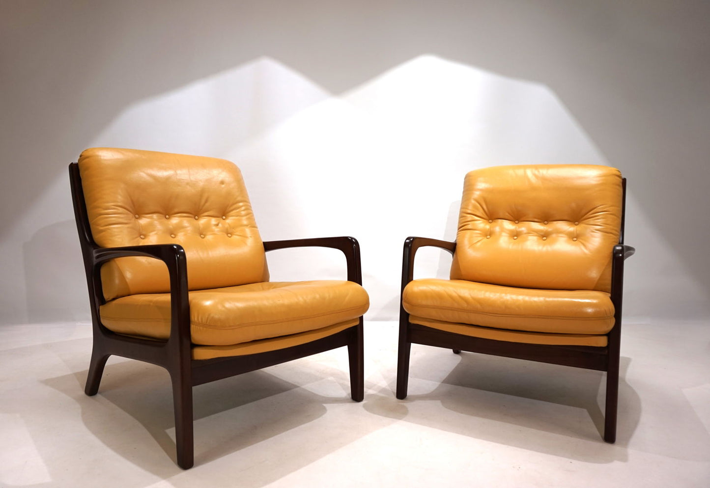 Set of 2 leather lounge chairs by Eugen Schmidt for Soloform, 1960