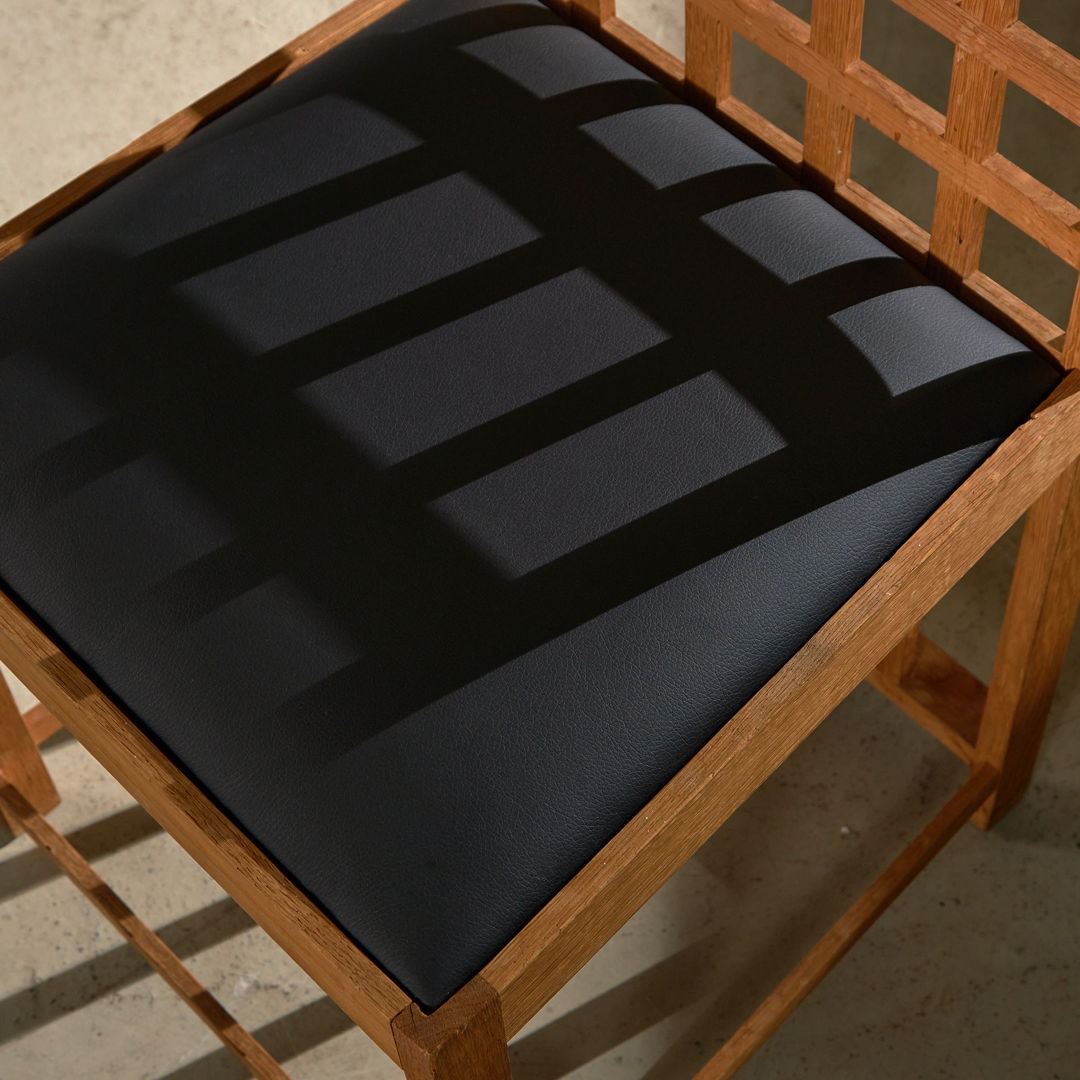 Chair Inspired by Charles Rennie Mackintosh (black)