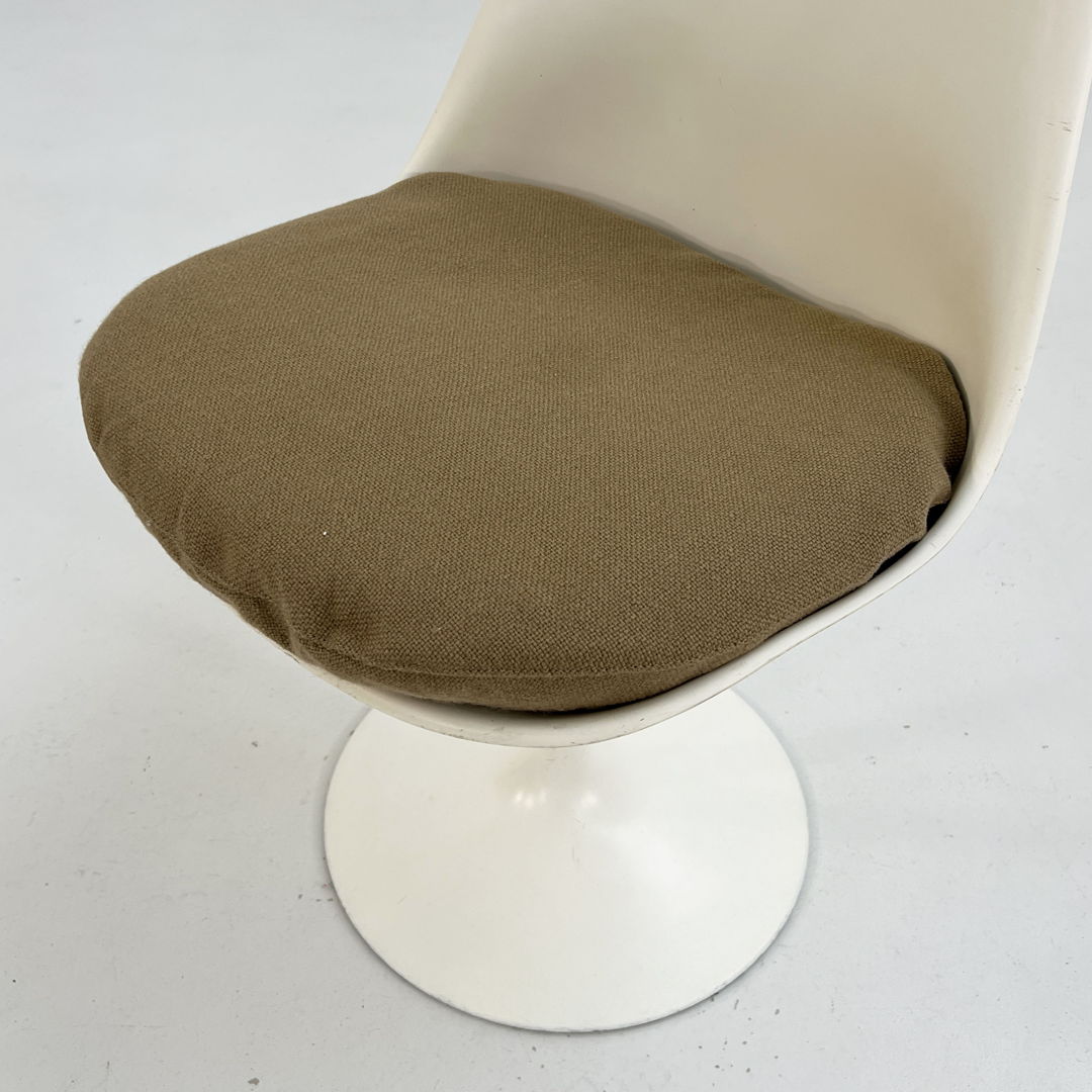 Taupe Swivel Tulip Dining Chair by Eero Saarinen for Knoll, 1960s