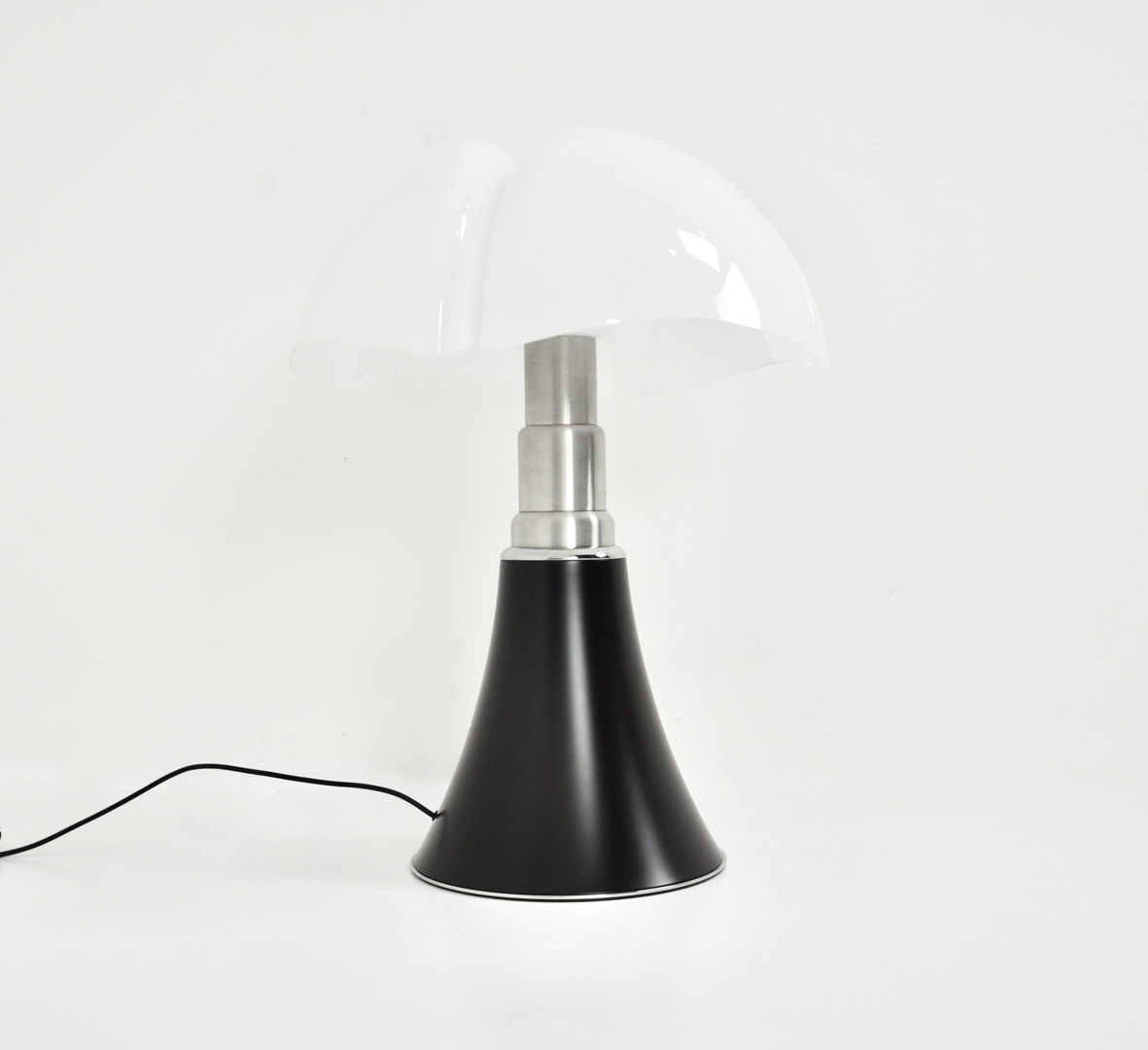 Black Pipistrello Table Lamp by Gae Aulenti for Martinelli Luce