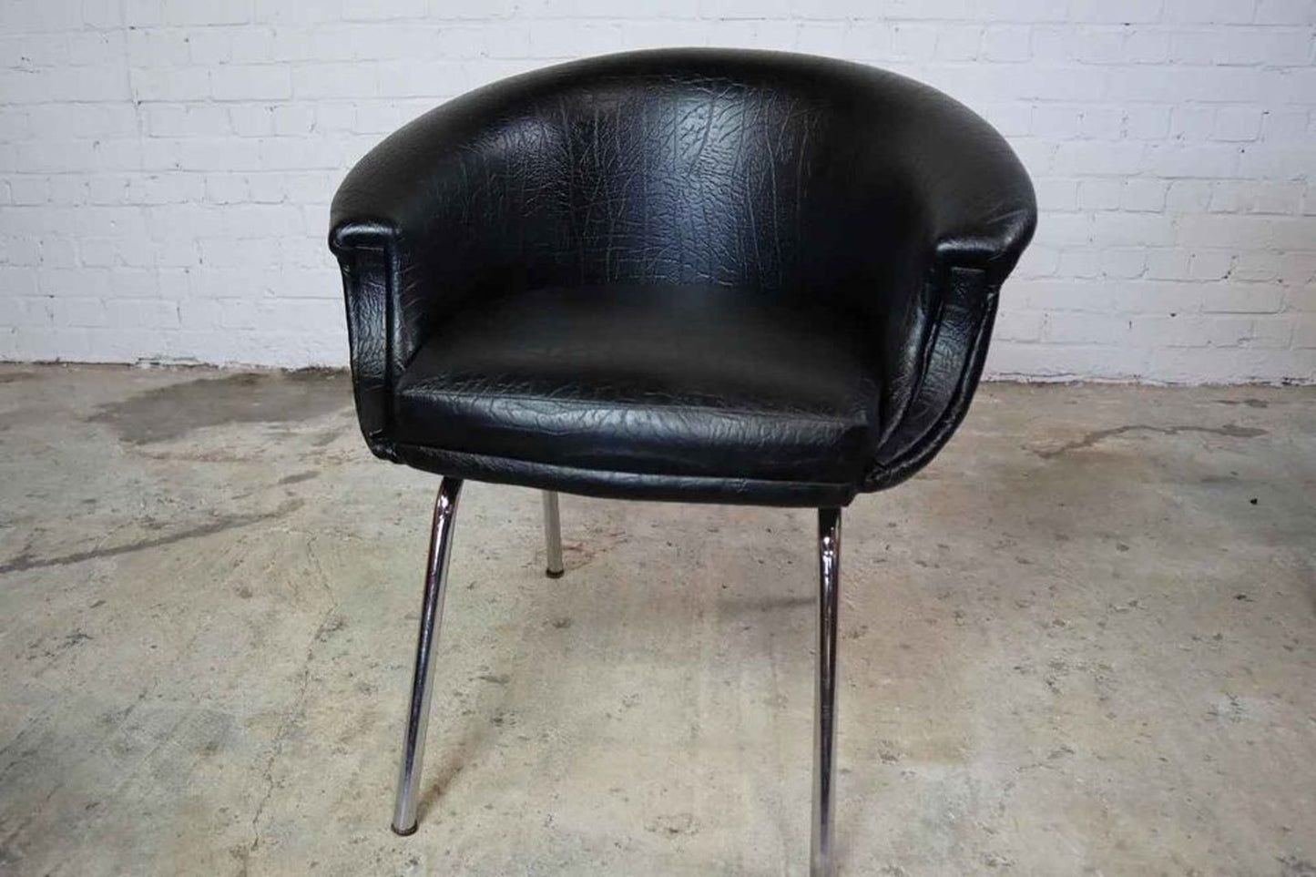 Set of 2 black faux leather Mid-century armchairs