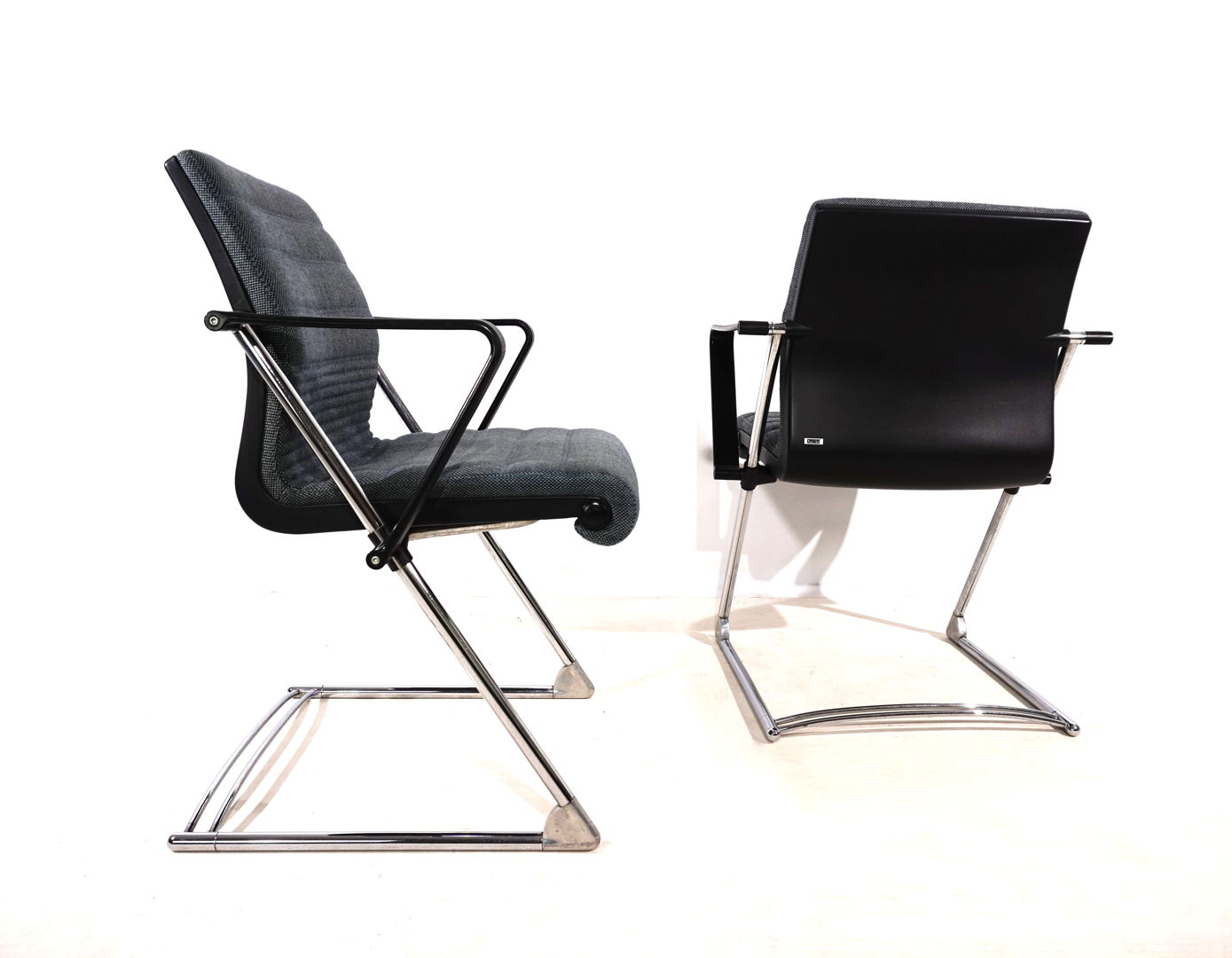 Set of 2 Drabert Z conference/dining room chairs by Prof. Hans Ullrich Bitsch