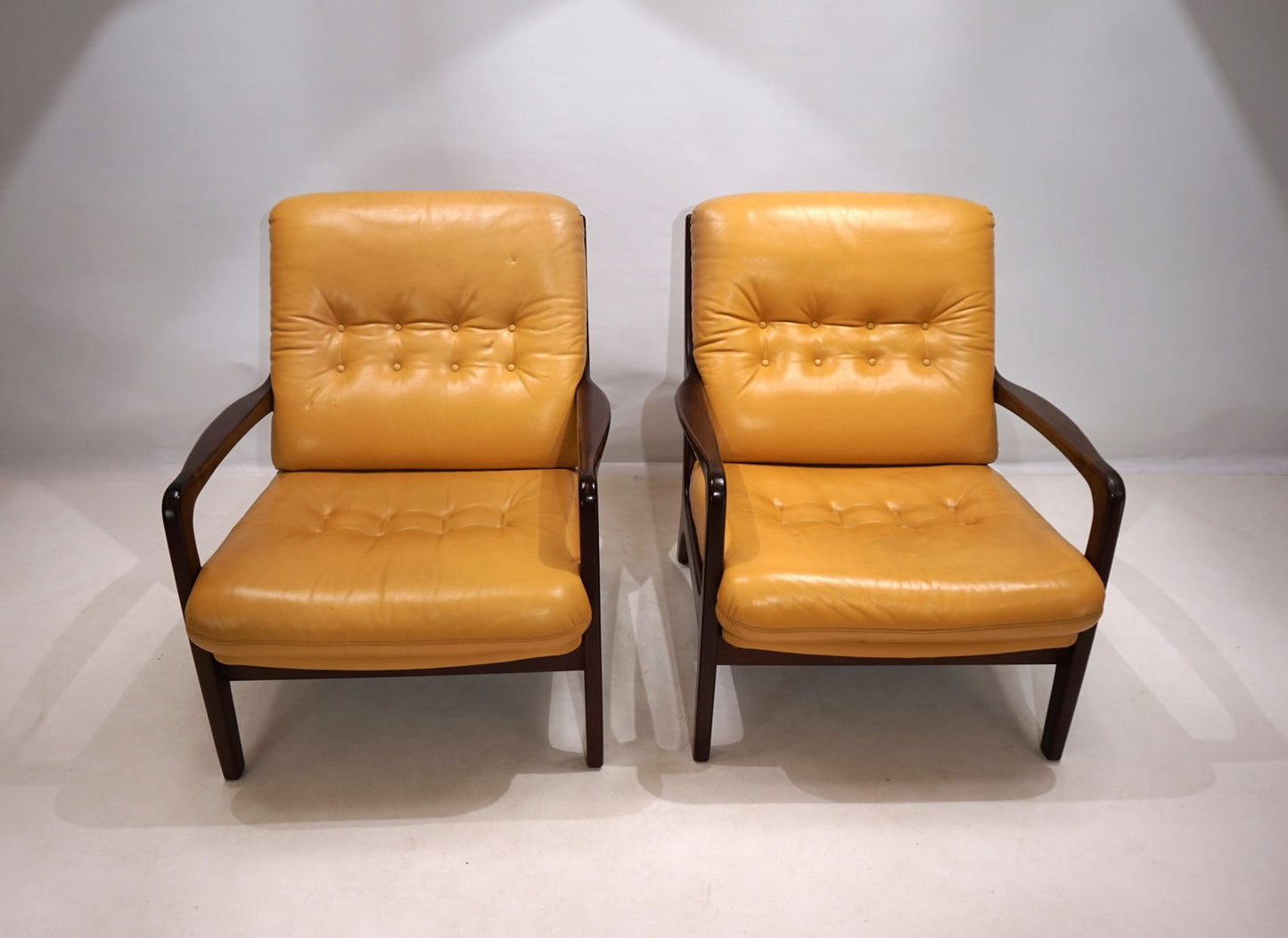 Set of 2 leather lounge chairs by Eugen Schmidt for Soloform, 1960