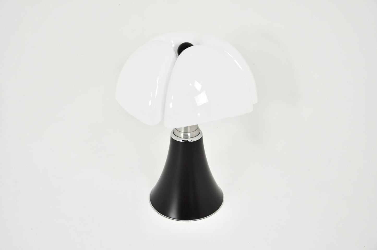 Black Pipistrello Table Lamp by Gae Aulenti for Martinelli Luce