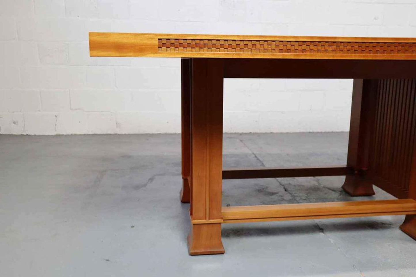 Husser 615 dining table by Frank Lloyd Wright for Cassina