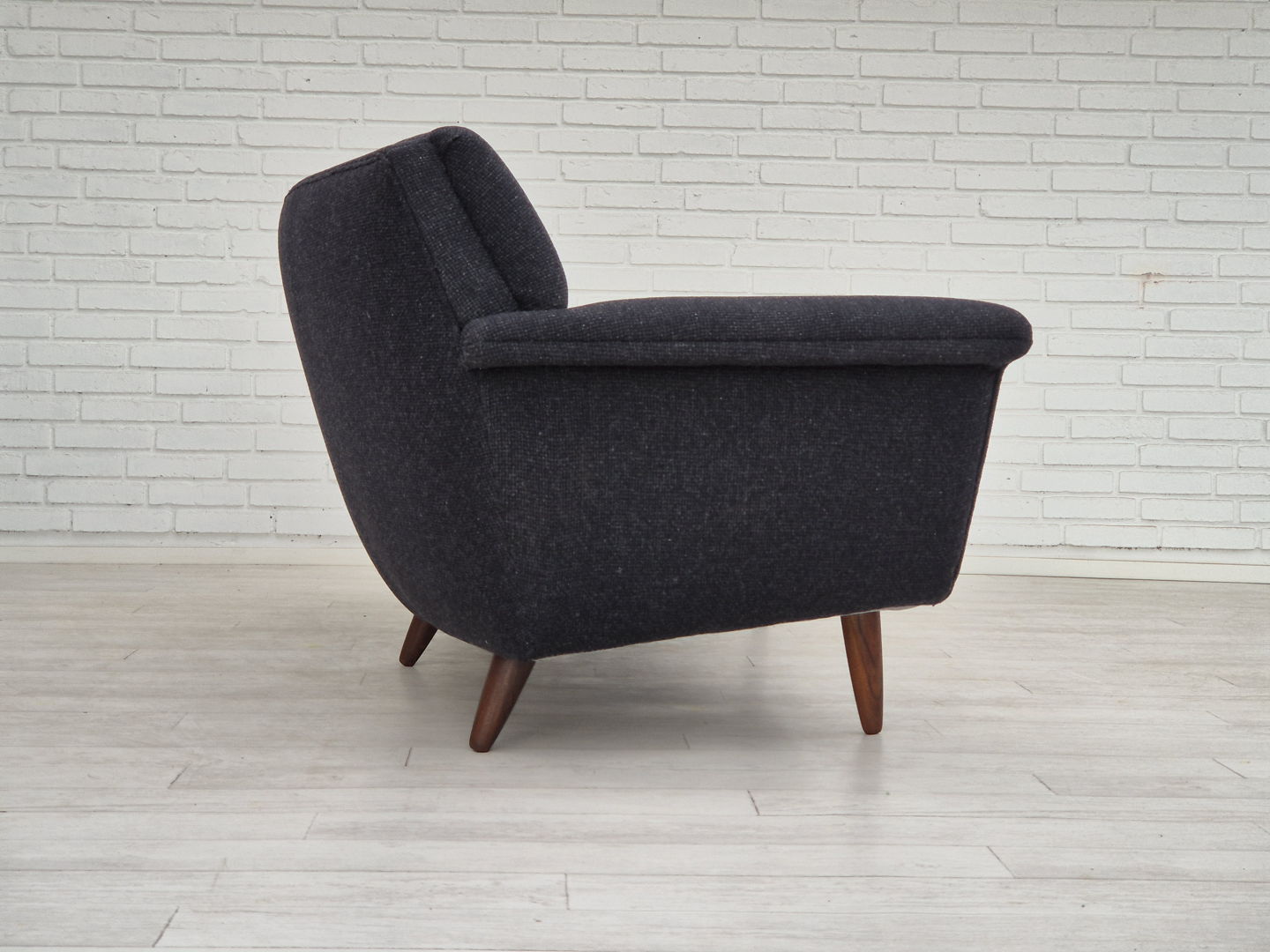 1960s, Danish design by Georg Thams for Vejen Polstermøbelfabrik, reupholstered 3 seater sofa, model 53.