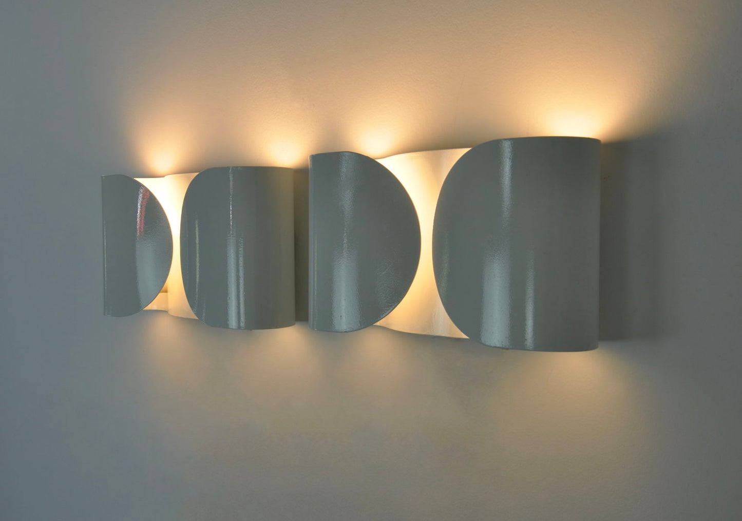 White Foglio Sconces by Tobia & Afra Scarpa for Flos, 1960s Set of 2