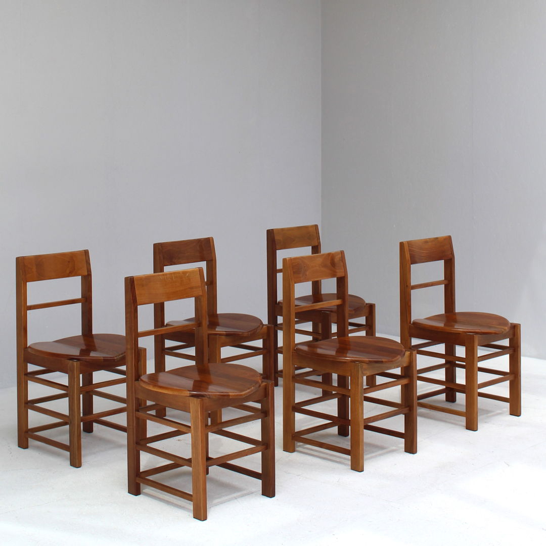 Set of brutalist wooden chairs with round seat