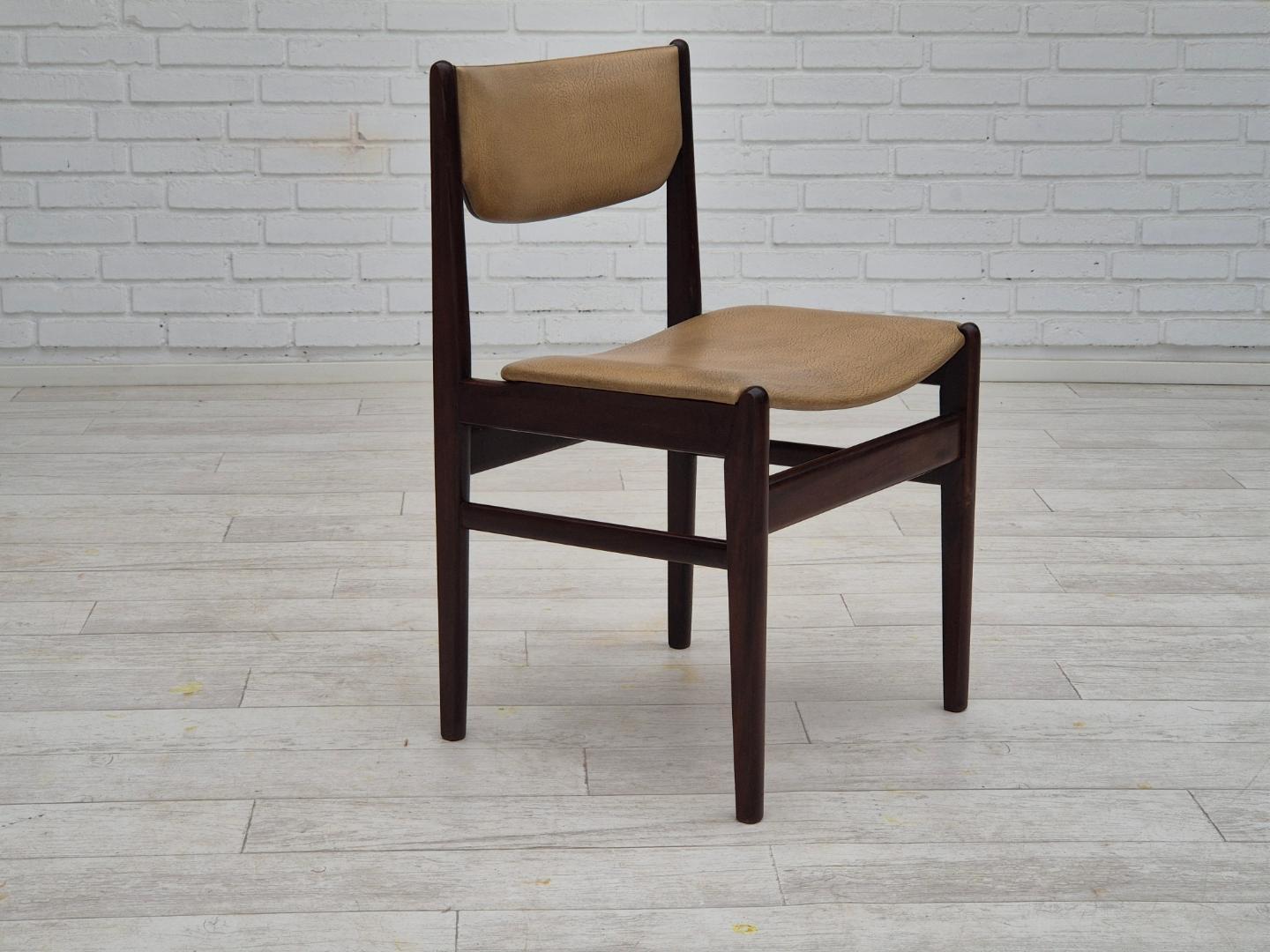 1970s, set of 5 Danish dinning chairs, original condition, teak wood, leather.