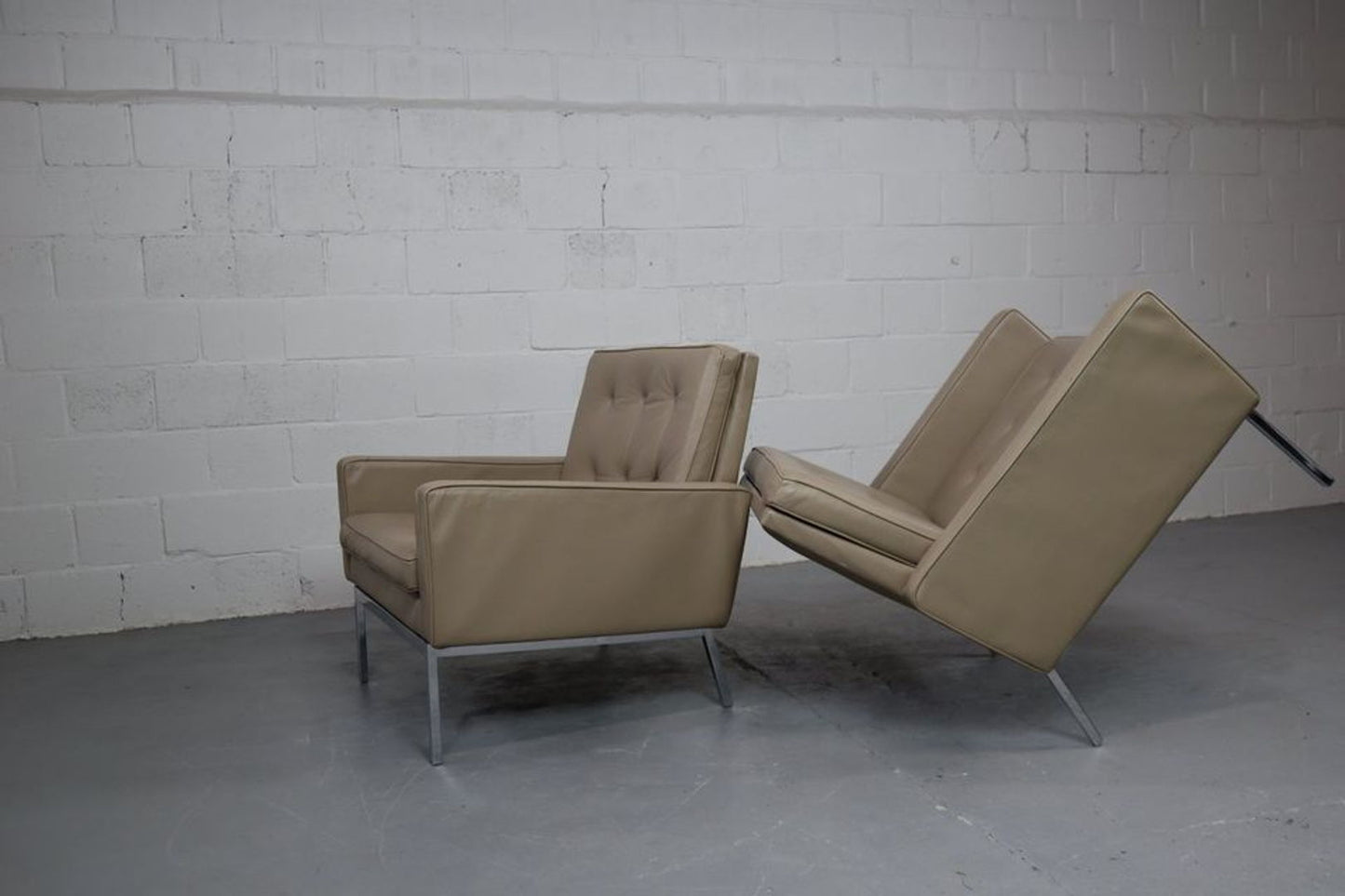 Florence Knoll lounge chairs model 65a for Knoll International.