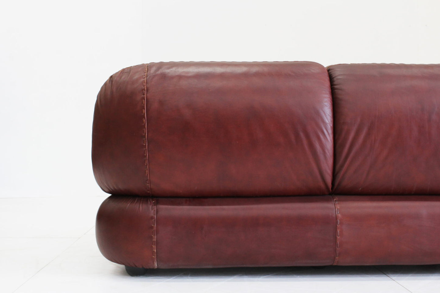 Sapporo Italian leather sofa Mobil Girgi 1970s