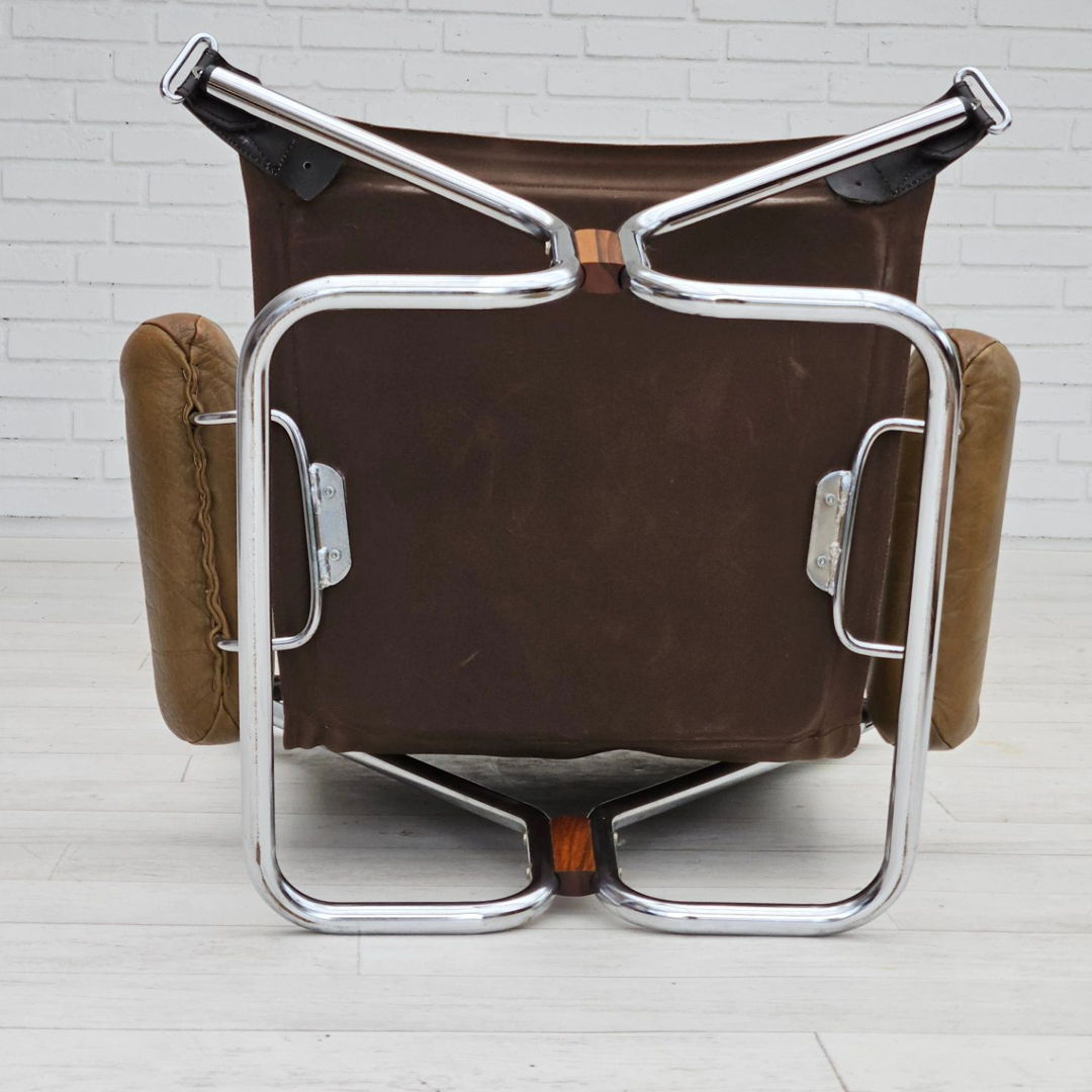 1970s, Norwegian design by Harald Relling, original condition, leather, chrome steel, teak wood, canvas.