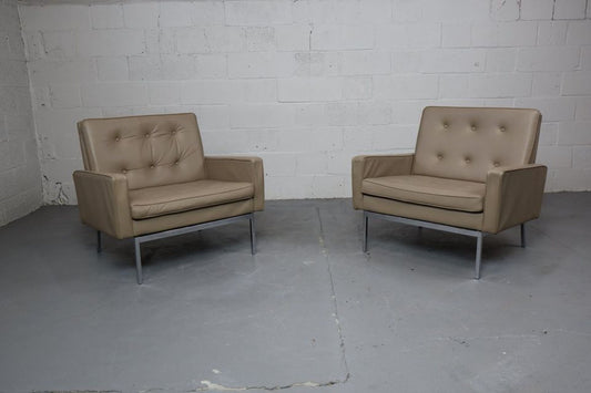 Florence Knoll lounge chairs model 65a for Knoll International.