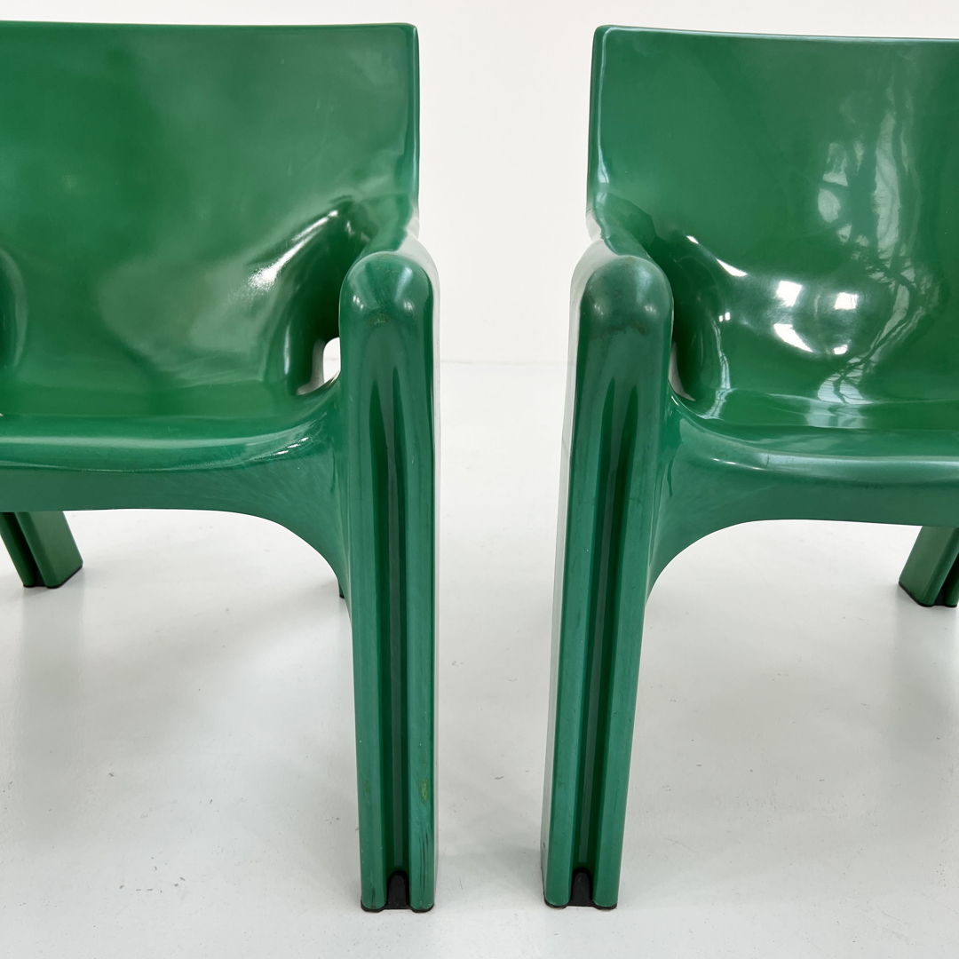 Pair of Green Vicario Lounge Chairs by Vico Magistretti for Artemide, 1970s