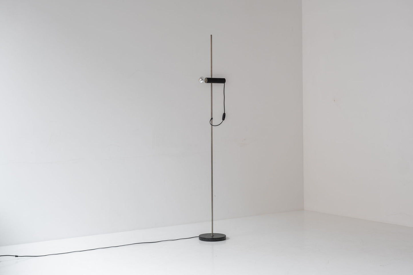 Minimalist floor lamp from Italy, designed and manufactured during the 1950s