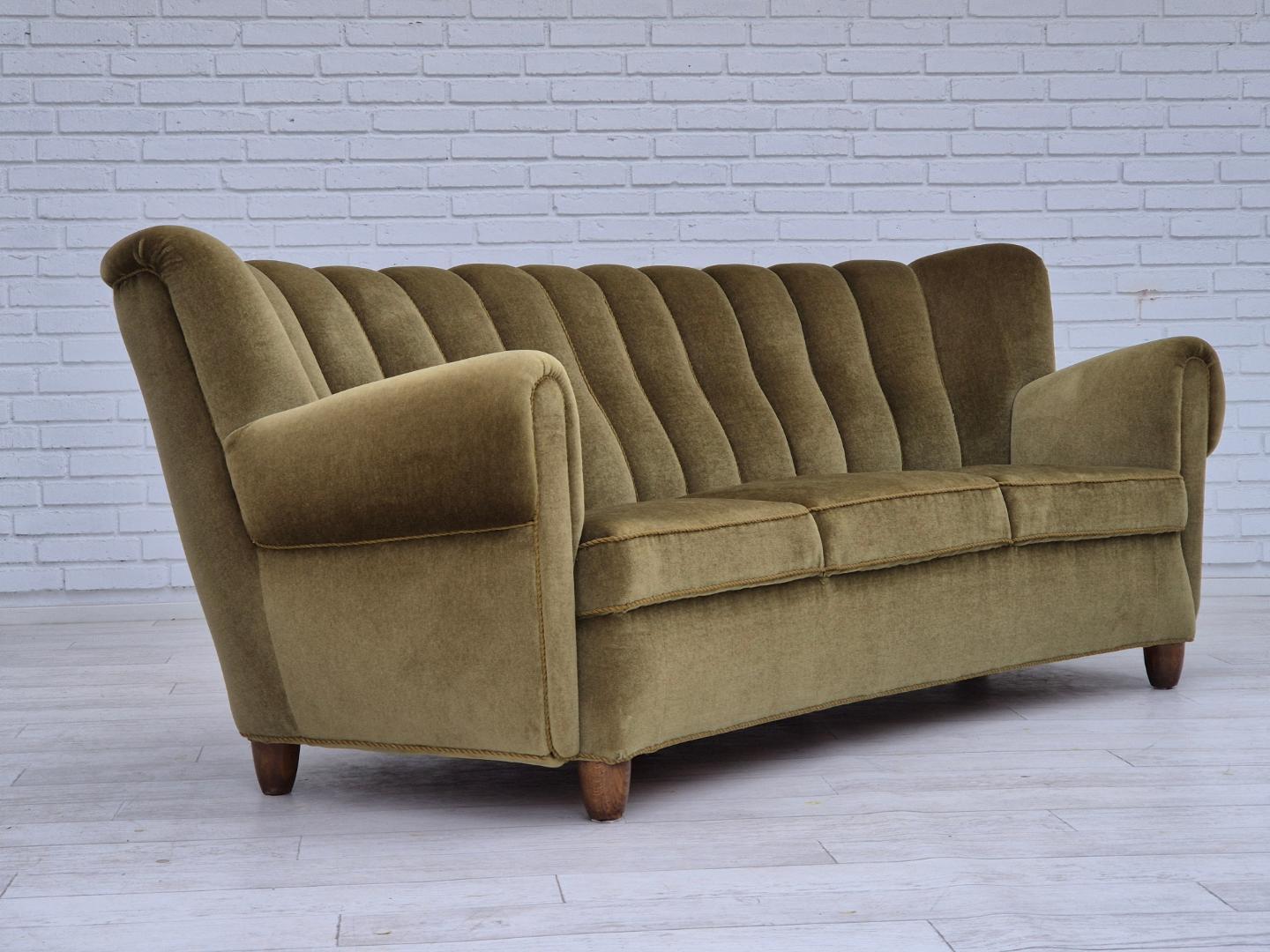 1960s, Danish 3-seater "Banana" sofa for Central Møbler Odense, original condition.