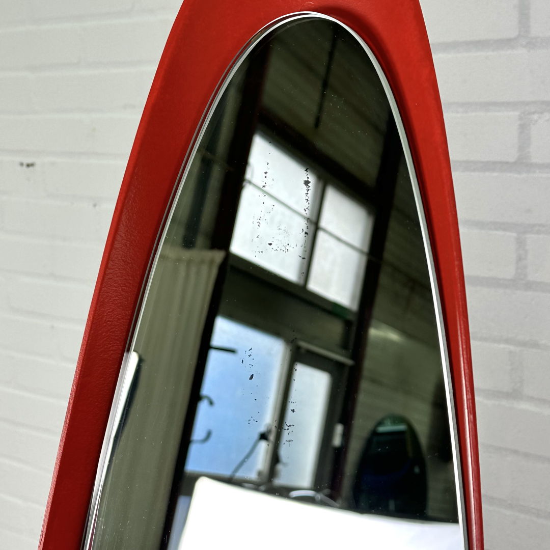 Lipstick mirror red by Rodolfo Bonetto | specchio unghia