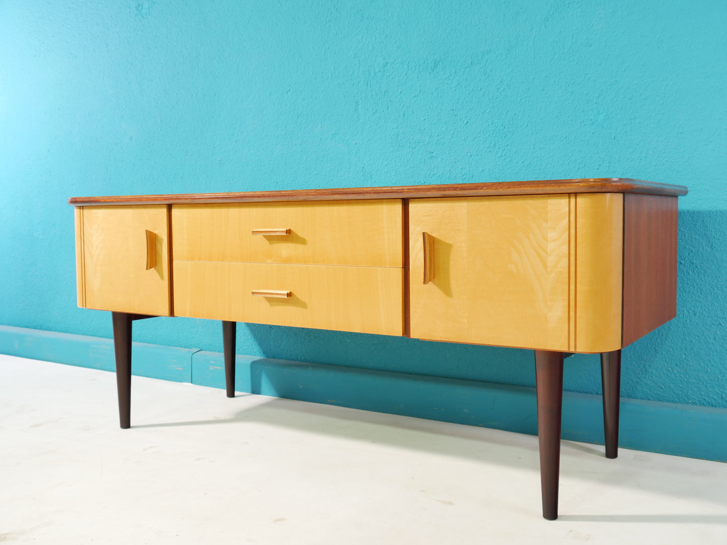 Vintage Sideboard / chest of drawers