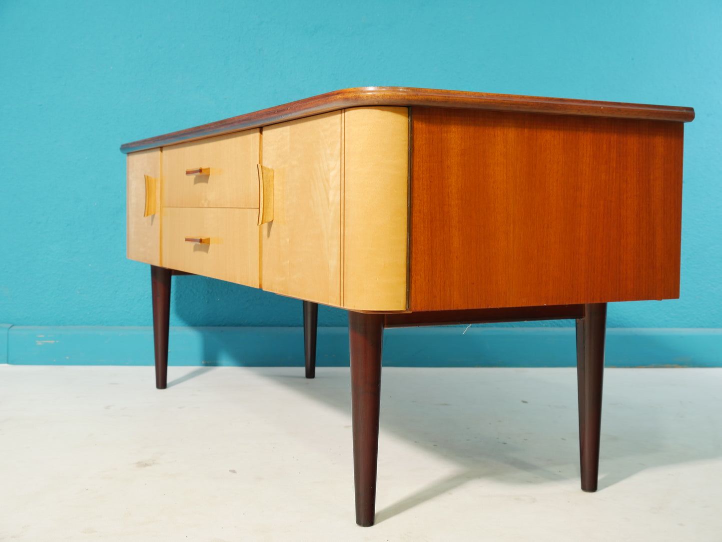 Vintage Sideboard / chest of drawers