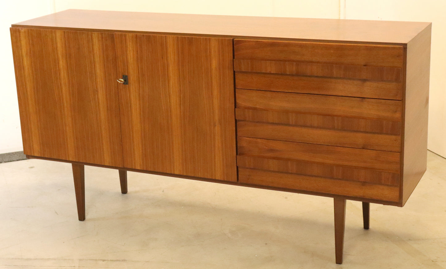 Vintage sideboard / dresser / TV cabinet 'Pritzier'