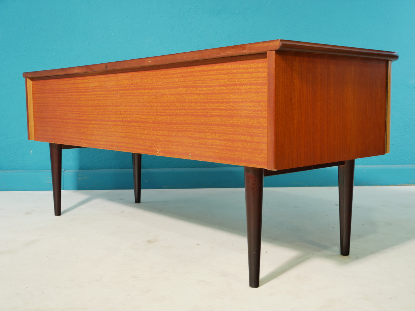 Vintage Sideboard / chest of drawers