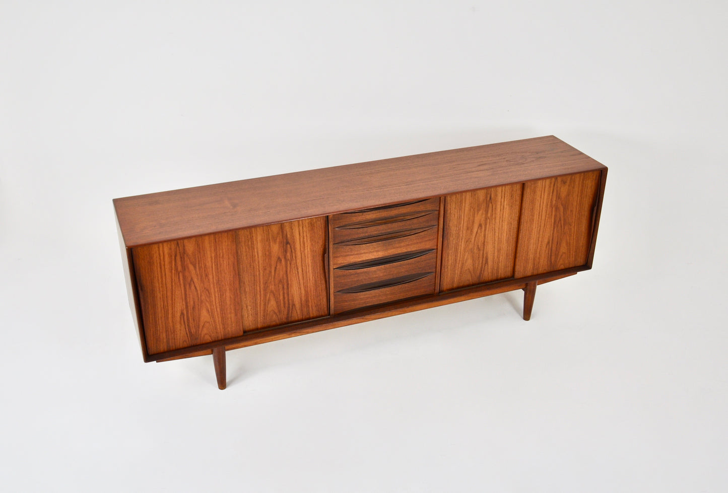 Dyrlund sideboard