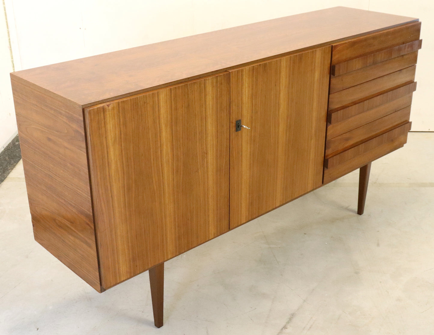 Vintage sideboard / dresser / TV cabinet 'Pritzier'