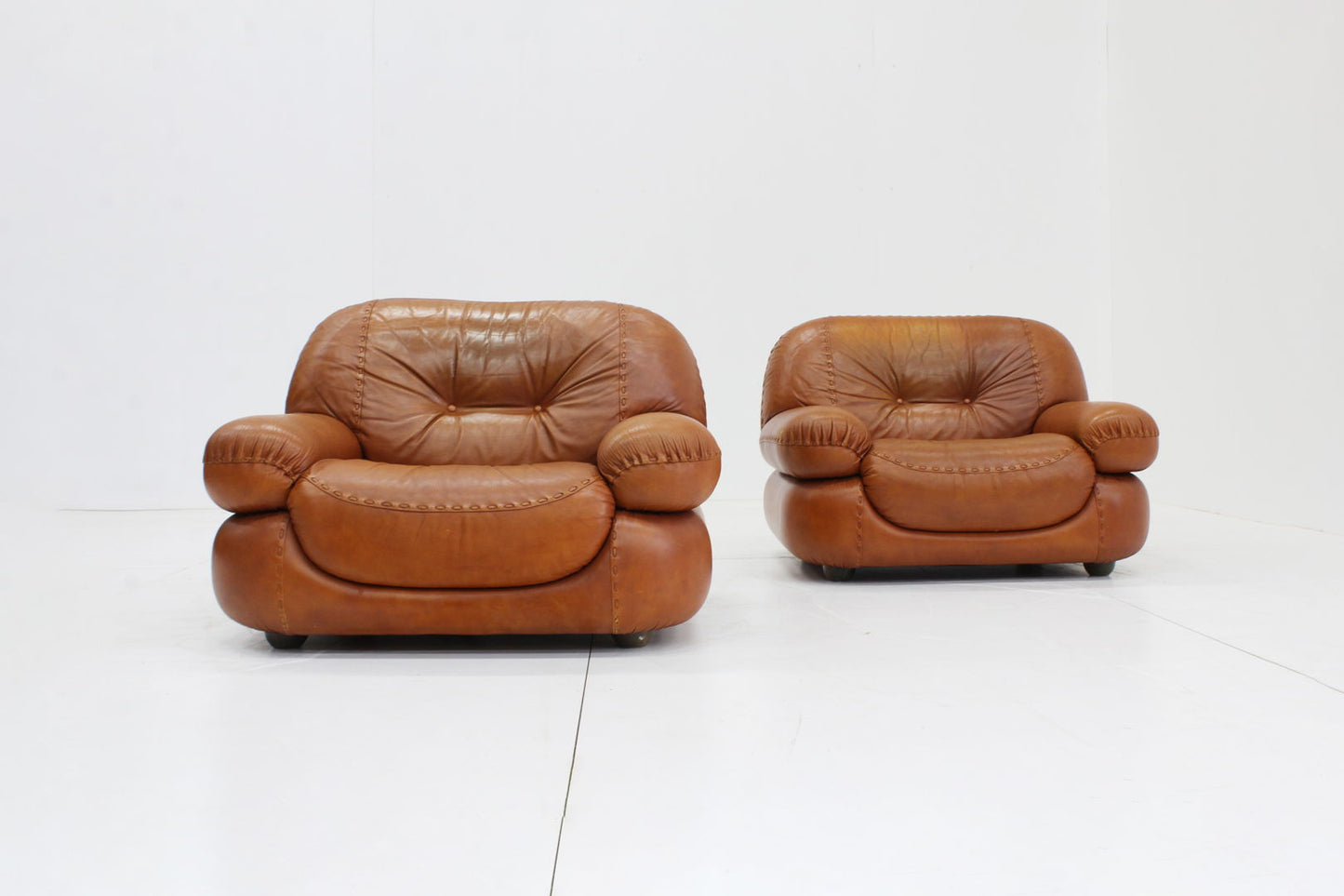 Sapporo Italian cognac leather lounge chairs for Mobil Girgi 1970s , set of 2