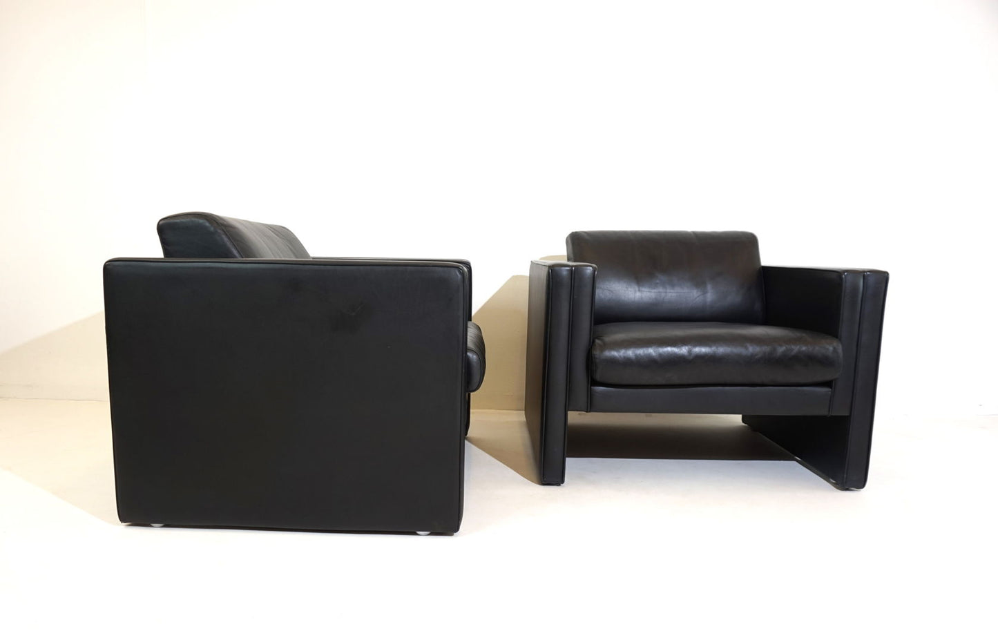 Knoll Studio Line set of 2 leather armchairs by Jürgen Lange