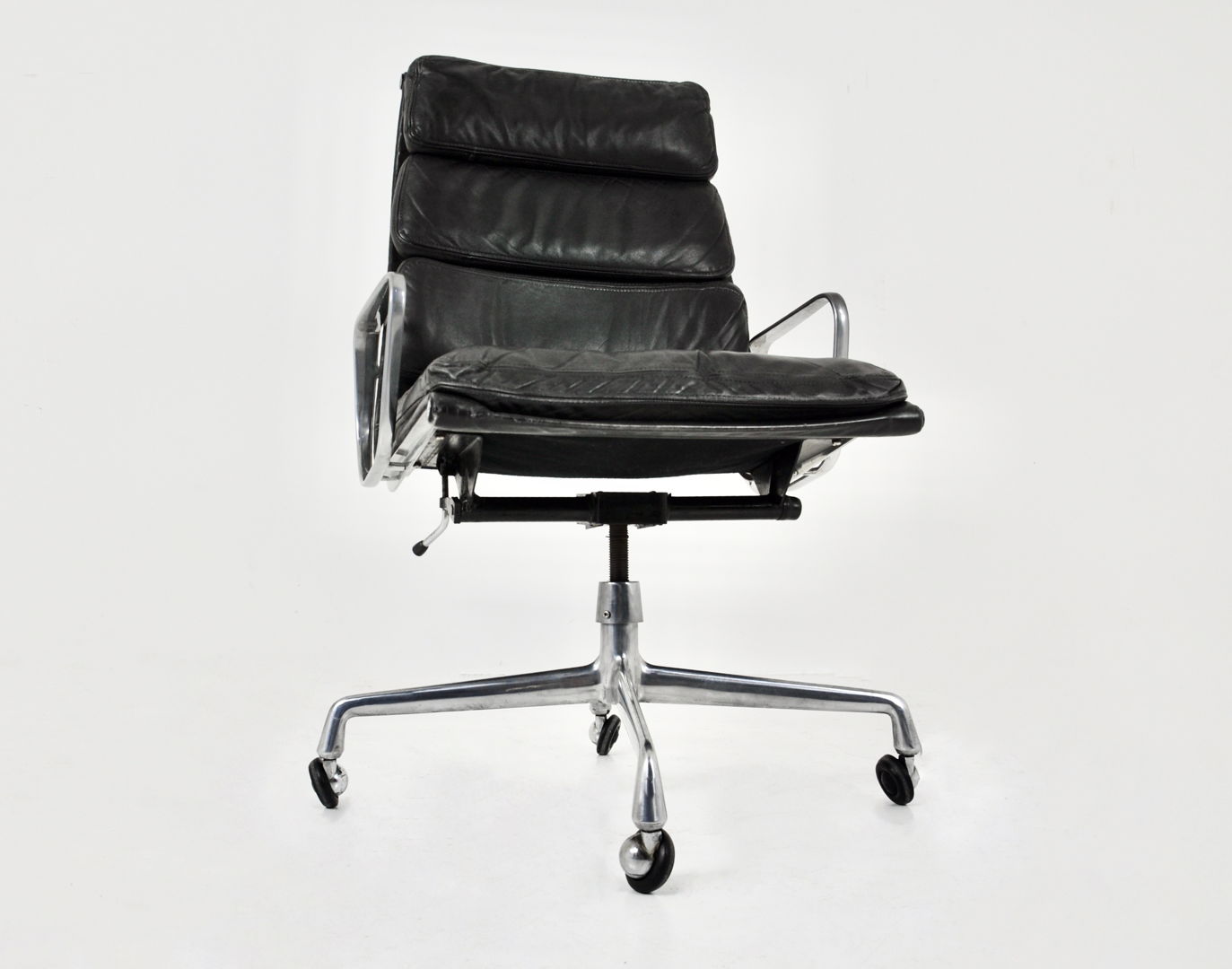 Ea 216 Soft Pad desk chair by Charles & Ray Eames for Herman Miller, 1970s