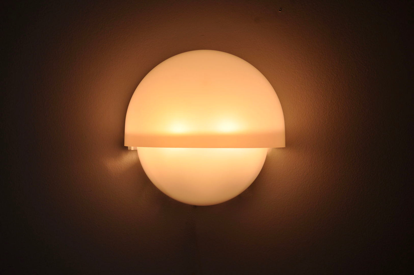 "Mania" wall lamp by Vico Magistretti for Artemide, 1970s