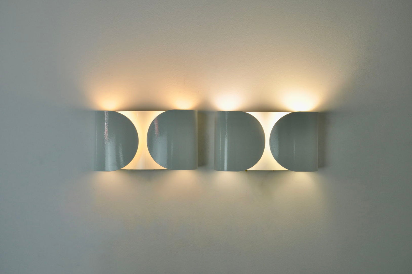 White Foglio Wall Lamps by Tobia & Afra Scarpa for Flos, 1960s, Set of 2