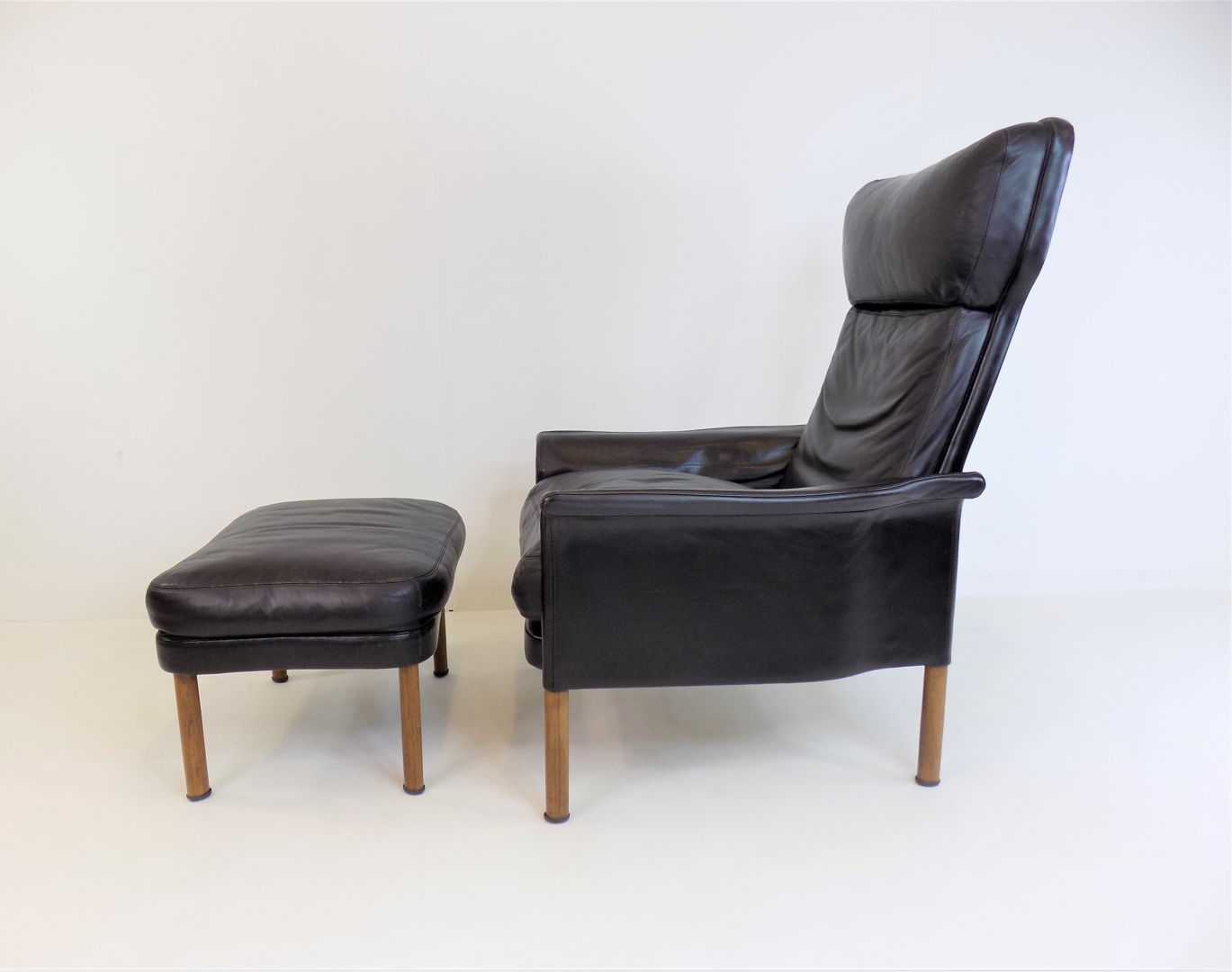 Hans Olsen leather chair with ottoman, 1960