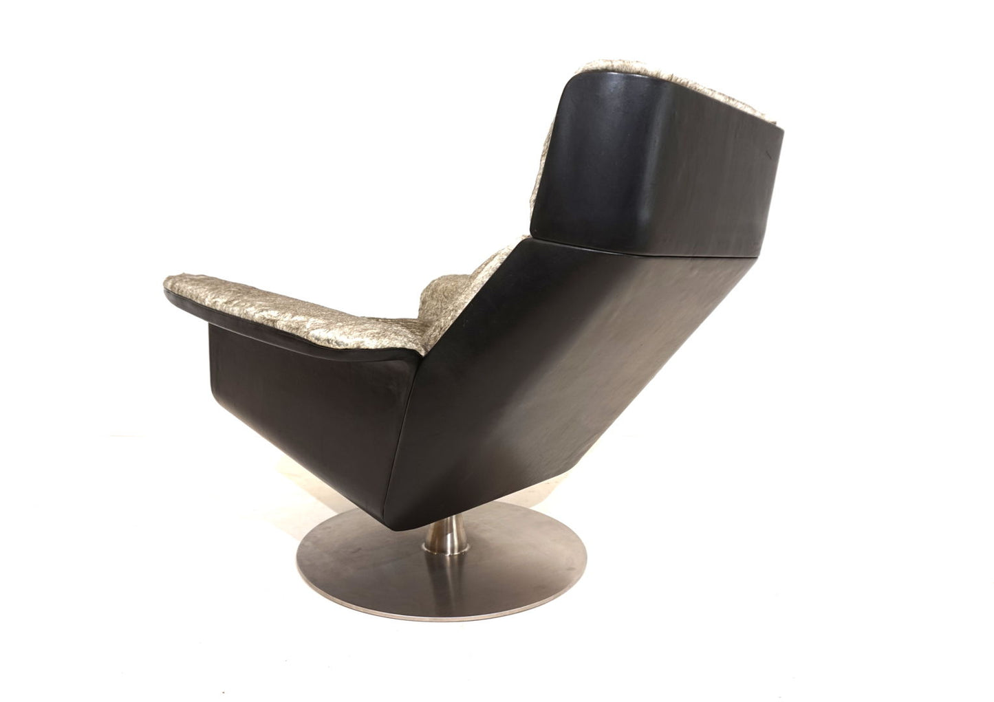 Kaufeld Siesta 62 lounge chair with ottoman by Jacques Brule