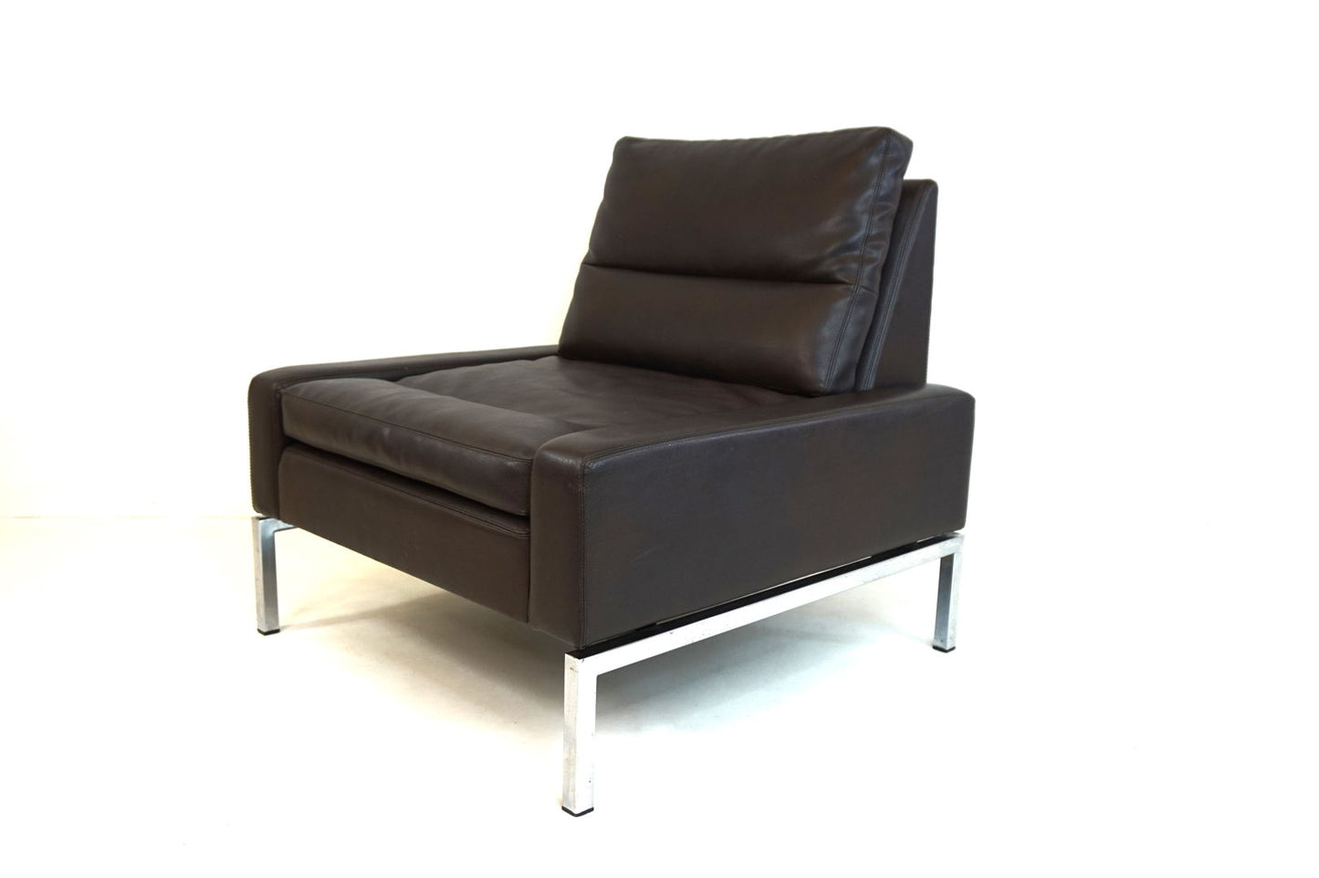 Wilkhahn Series 800 leather armchair by Hans Peter Piel