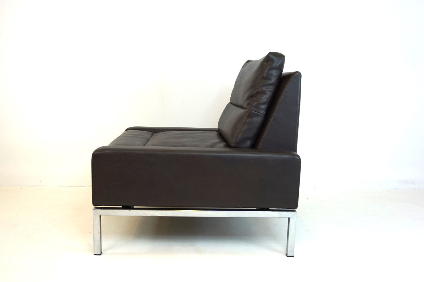 Wilkhahn Series 800 leather armchair by Hans Peter Piel