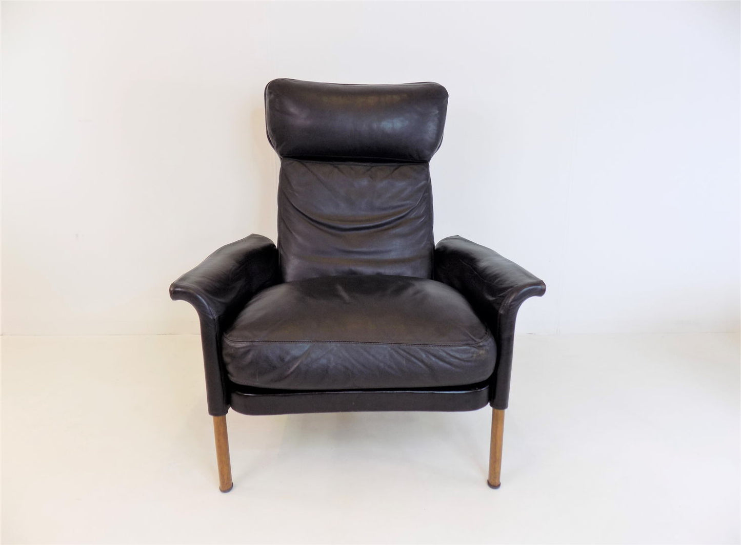 Hans Olsen leather chair with ottoman, 1960