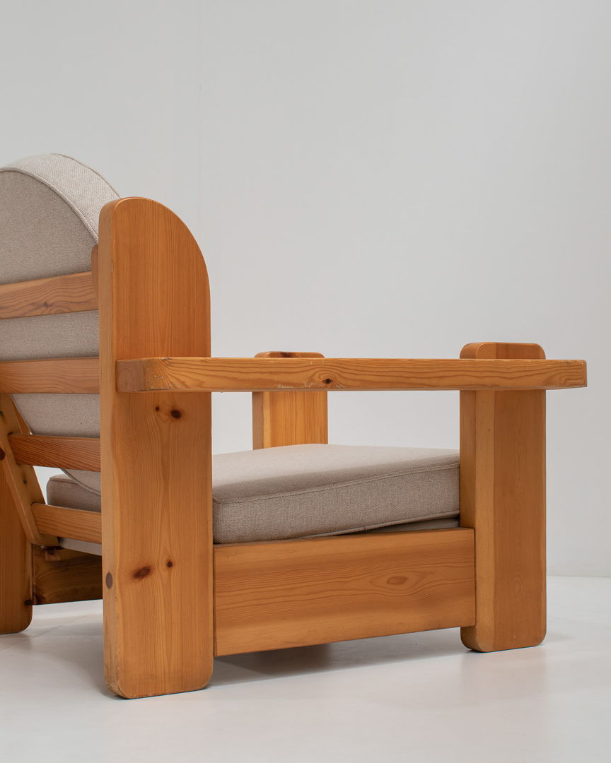 Pair of Solid Pine Sculptural Lounge Chairs, Italy, 1970s